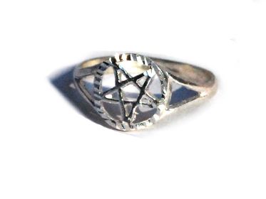 925 Sterling Silver Diamond Cut Pentagram Ring