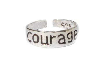 New Sterling Silver toe rings engraved with the word COURAGE