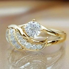 Hot Sale Zircon Inlaid Diamond Ring Fashion Unisex Angel Wings Diamond Ring Jewelry (Color: Golden, size: Size 7)