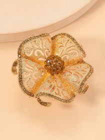 Diamond-studded Hollow Out Fashionable Jewelry Ring (Color: Gold)